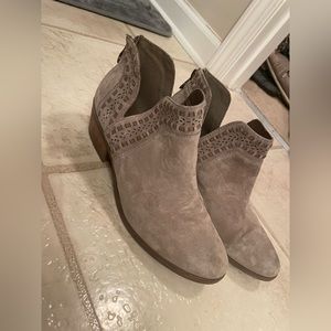 Michael by Michael Shannon tan, women’s, size 8, seuede booties